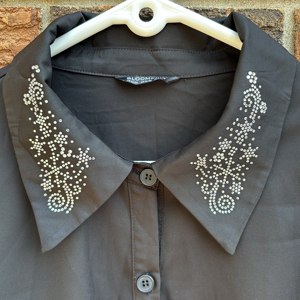 🍀3 for $25🍀 Bloomchic black dressy blouse. - Picture 2 of 10
